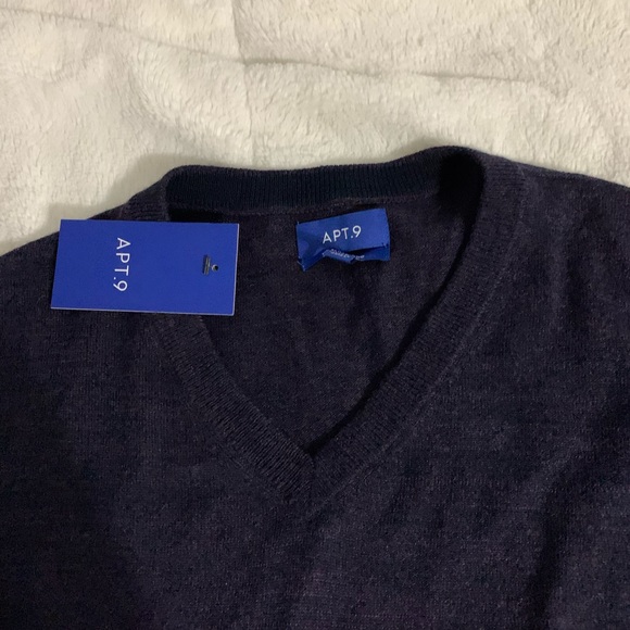 Men’s Sweater - Picture 3 of 8